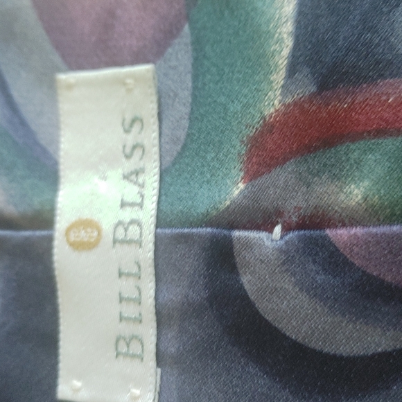 Men's silk tie. Multi color pattern. Bill Blass - Picture 3 of 4